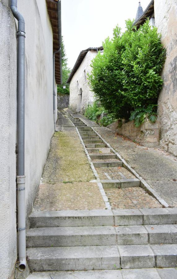 La Maison Du Tourniquet Aubeterre-sur-Dronne Exterior photo